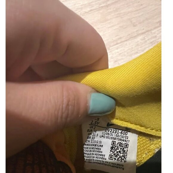 Nike Air Force 1 - Picture 3 of 3